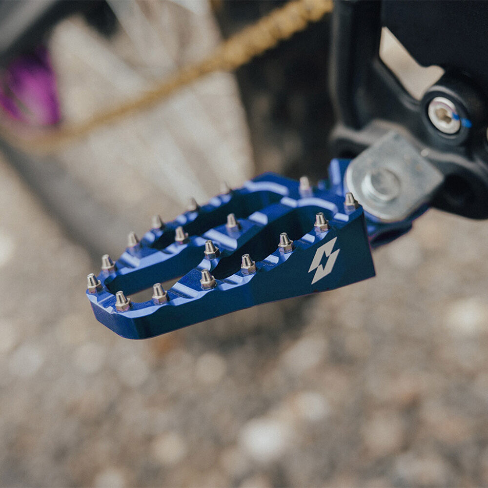 Full-E Charged Footpeg Set Blue