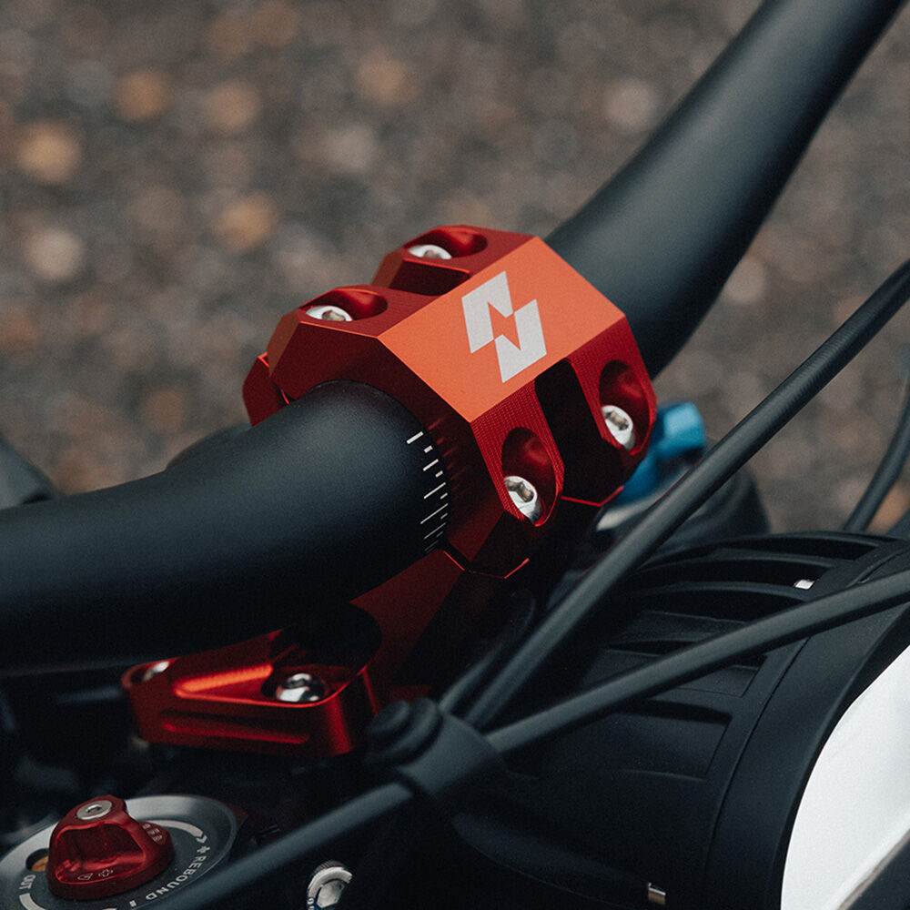 Full-E Charged Handlebar Risers 31.8mm Red